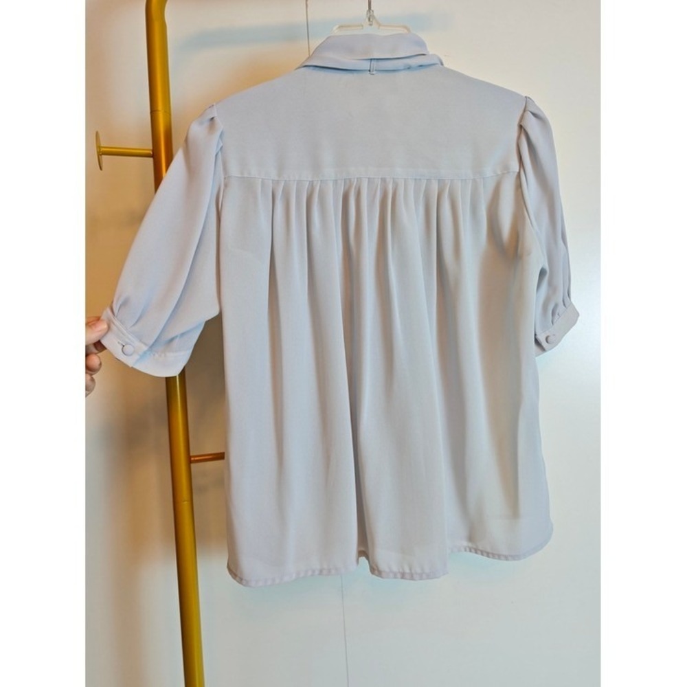 Vintage 80s Joseph Light Blue Pleated Button-Front Office Top Tie Neck Sz 10 - Picture 10 of 11